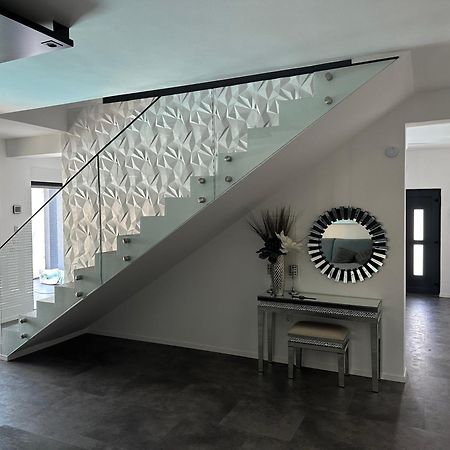Villa Mila วรซี ภายนอก รูปภาพ