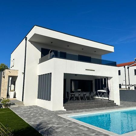 Villa Mila วรซี ภายนอก รูปภาพ