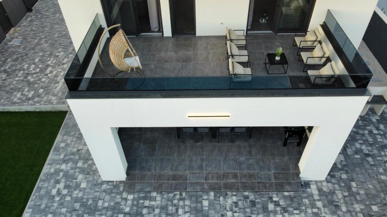 Villa Mila วรซี ภายนอก รูปภาพ