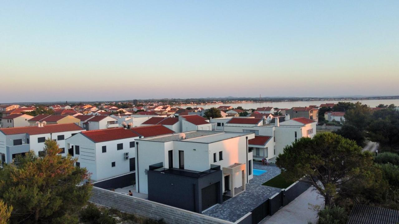 Villa Mila วรซี ภายนอก รูปภาพ