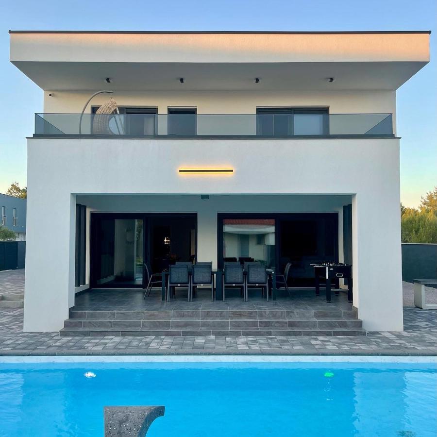 Villa Mila วรซี ภายนอก รูปภาพ