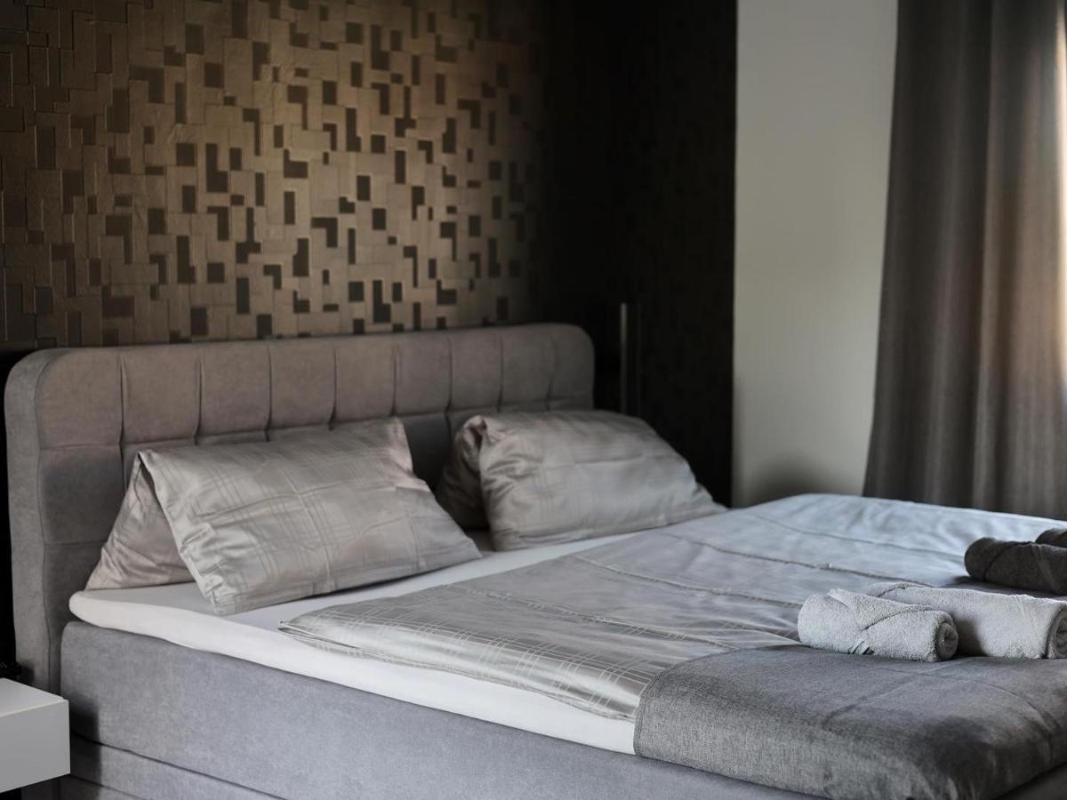 Villa Mila วรซี ภายนอก รูปภาพ