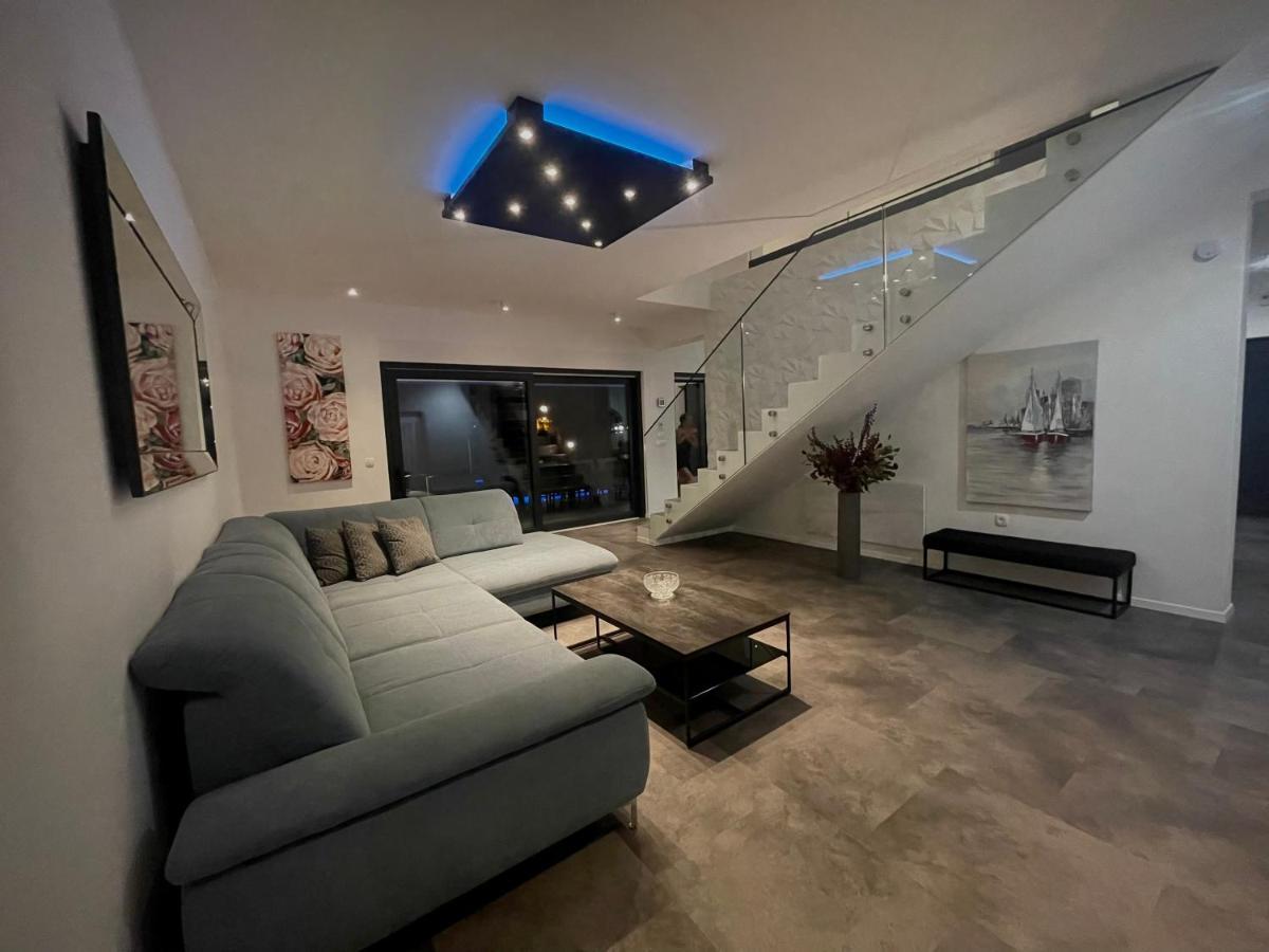 Villa Mila วรซี ภายนอก รูปภาพ