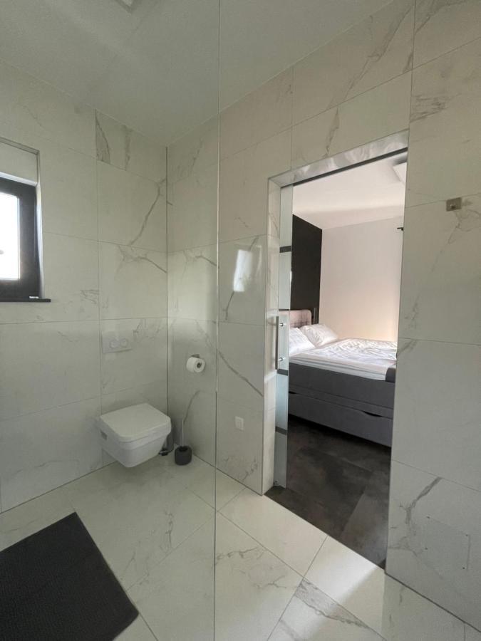 Villa Mila วรซี ภายนอก รูปภาพ